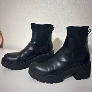 Chunky Chelsea Ankle Platform Booties size 9